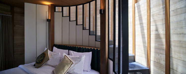 Blackbird Hotel / RDMA - Interior Photography, Bedroom, Handrail