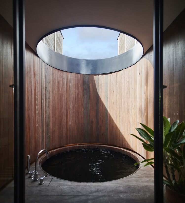 Blackbird Hotel / RDMA - Interior Photography, Lighting, Bathroom