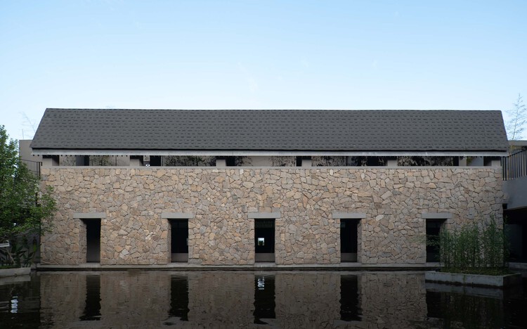 Chengdu Swan Lake Boutique Hotel / We&Arch - Exterior Photography, Windows, Facade