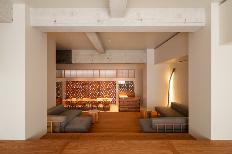 Cup of Tea Ensemble Hotel / Kraft Architects - Image 9 of 27