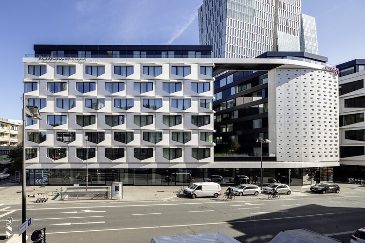 Flare of Frankfurt Apartments / Hadi Teherani Architects  - Exterior Photography, Windows, Facade