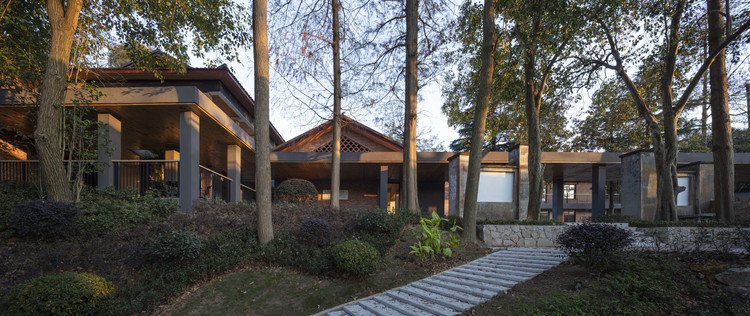 Situ Phoenix Island Hotel Renovation / ZhiXing Architects + Yongxinherui Engineering Consulting - Exterior Photography, Facade